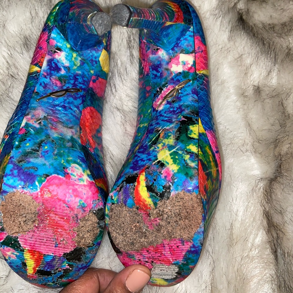Shoes - Picture 4 of 4